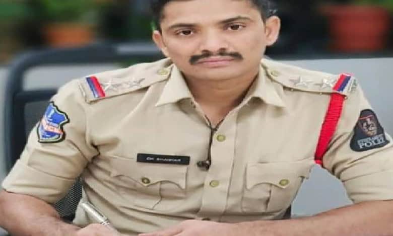 A sub-inspector of police posted in Uppal police station has been attached to the DCP office by his higher officials, for joining hands with thieves.
