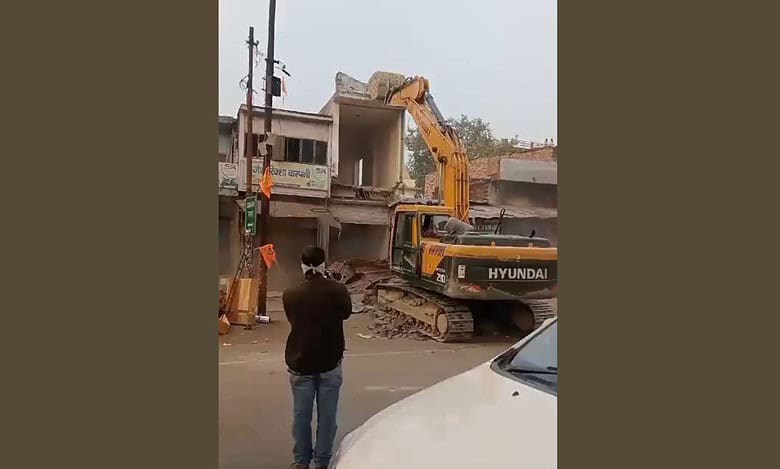 UP: 45 'illegal structures' demolished as helpless residents of Akbarnagar watch