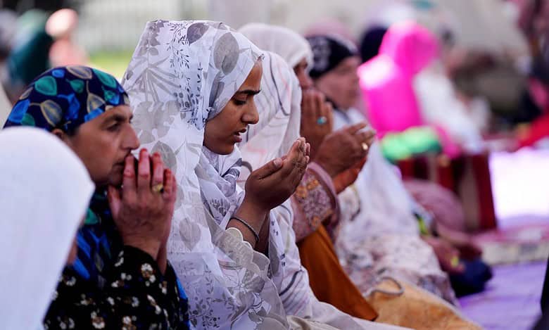 #Eid prayers pass off peacefully in #J&K