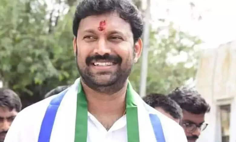 YS Avinash Reddy retains Kadapa Lok Sabha seat by winning with a margin of 65,914 votes.