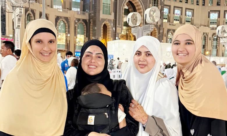 Sania Mirza, Sana Khan perform Haj together, 1st photo goes viral
