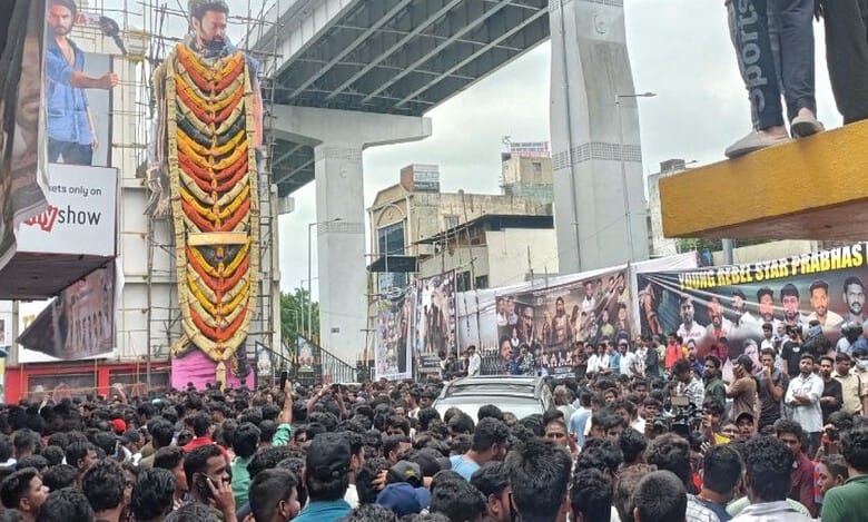 Kalki 2898 AD: Hyderabad's Sandhya theatre overflows with fans