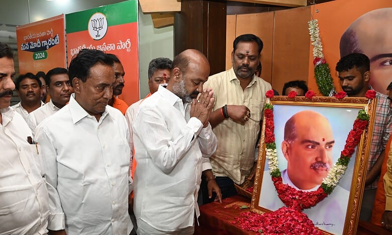 Bandi Sanjay targets Congress over defections, AIMIM over GHMC council clash