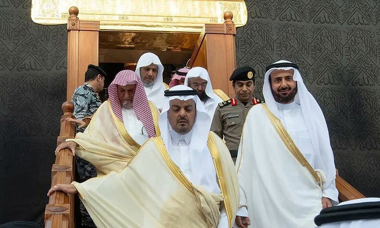 Watch: Deputy governor of Makkah leads ceremonial washing of Kaaba