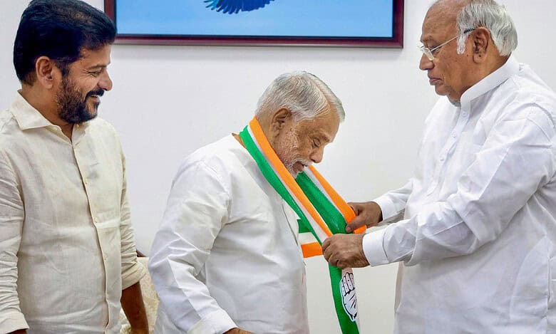 Kharge greets Rajya Sabha MP K Kesha Rao