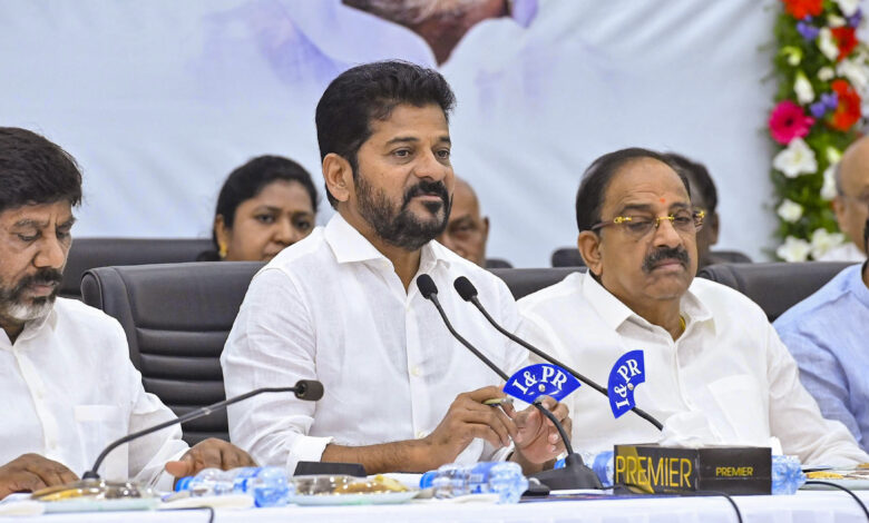 Telangana government should wake up to public grievances; case in point is sub-registrar offices