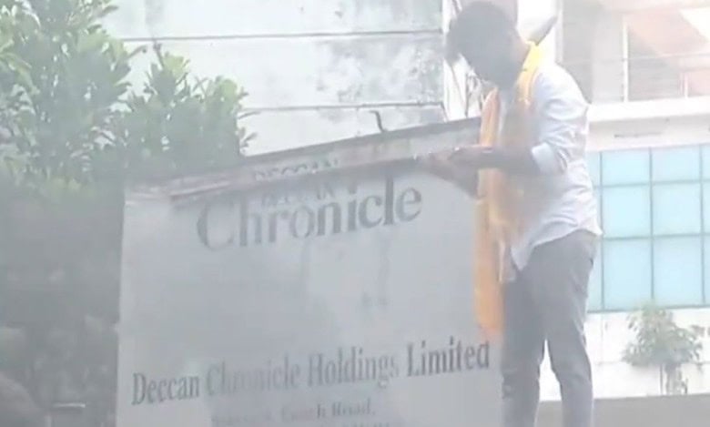 Andhra media house attacked by TDP workers