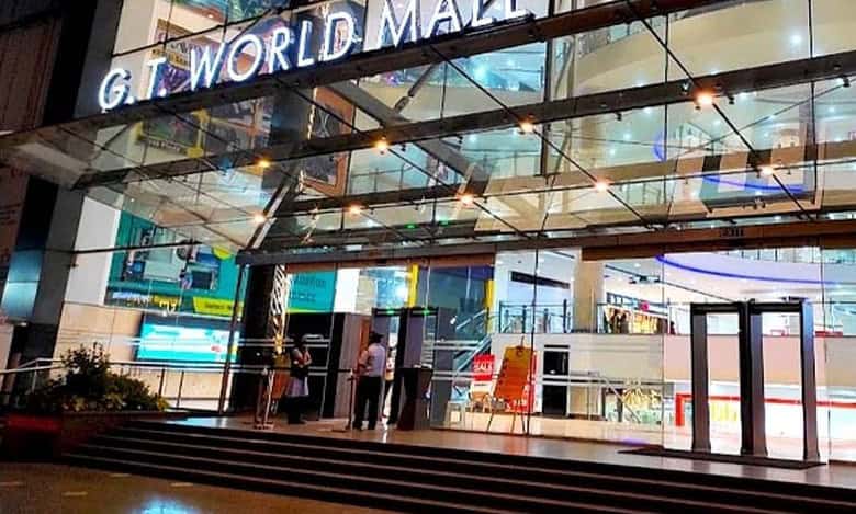 Bengaluru mall that denied entry to man in dhoti, turban shutdown for a week