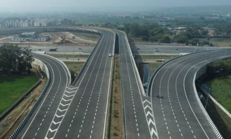 Despite ban on walking, pedestrian deaths rise on Yamuna Expressway: RTI data