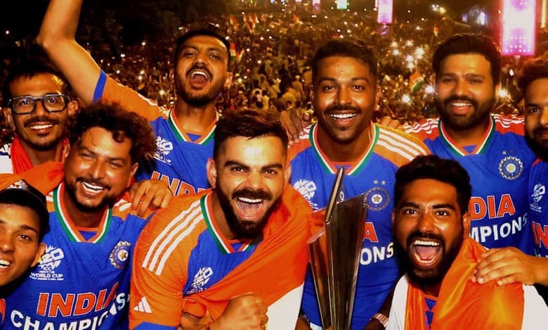 'Love u all my Team India', SRK lauds WC heroes as celebrations continue in Mumbai