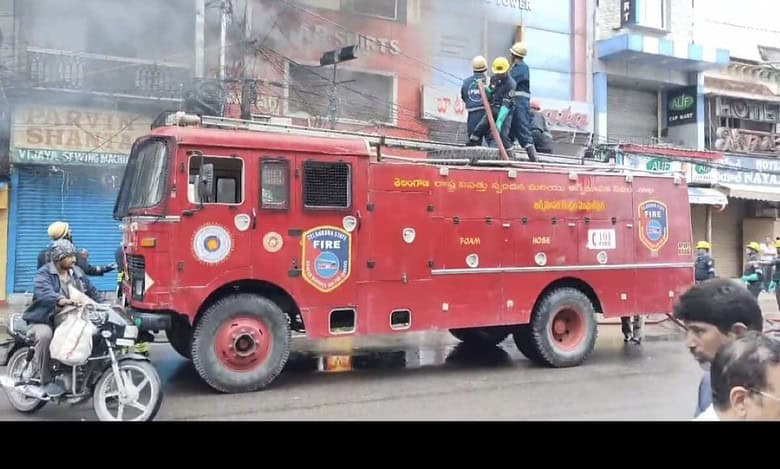 Fire breaks out at apparel store near Madina building in Hyderabad