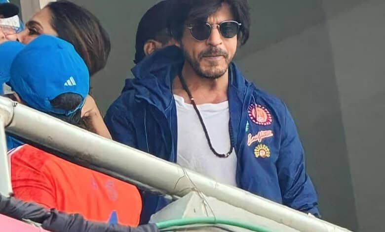 When SRK was taught ‘how to eat biscuits’