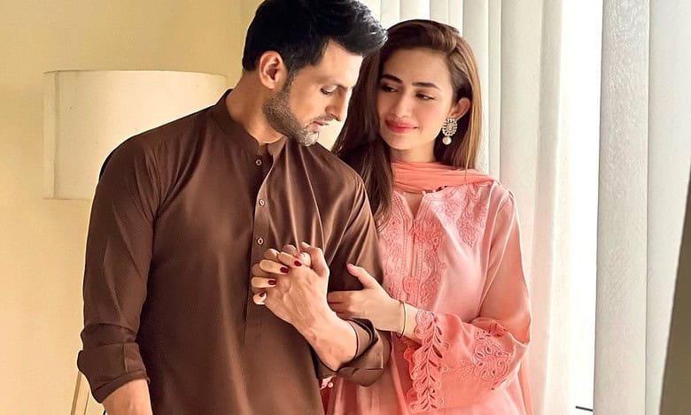 Sana Javed's reaction to fan recoring her video goes viral