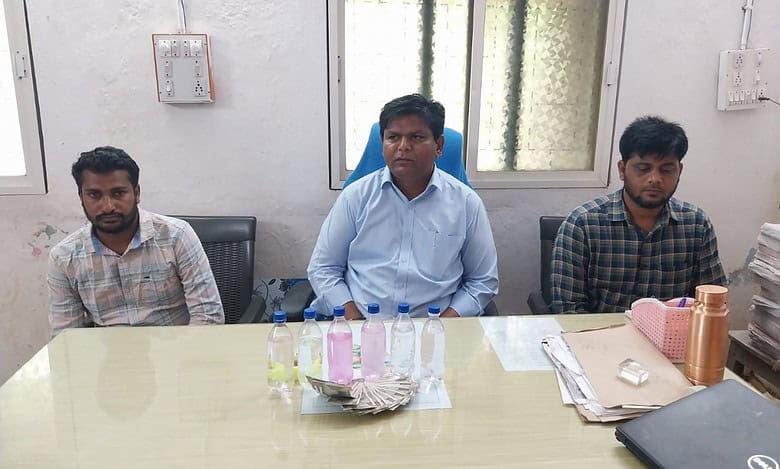 Telangana: Tahsildar caught taking bribe of Rs 10000 in Peddapalli