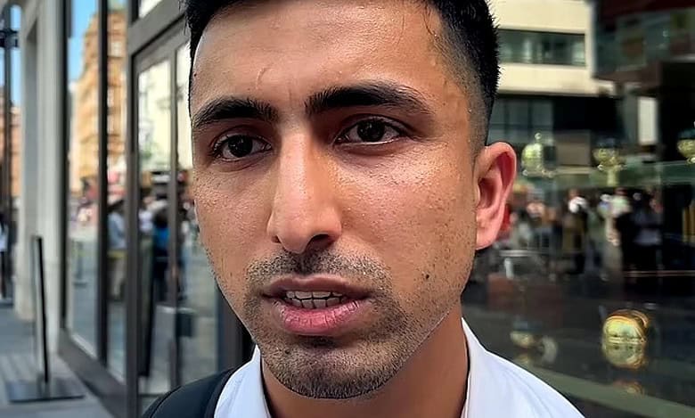 Muslim man disarms knifeman who stabbed girl, woman in London