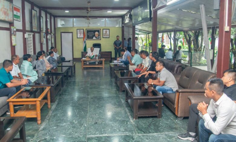 Manipur-CM-IDPs-and-the-members-of-Relief-Committee-