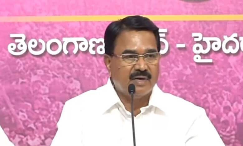 S Niranjan Reddy criticises the State government for cheating the farmers in the name of farm loan waiver, after coming to power by promising to implement its six guarantees.