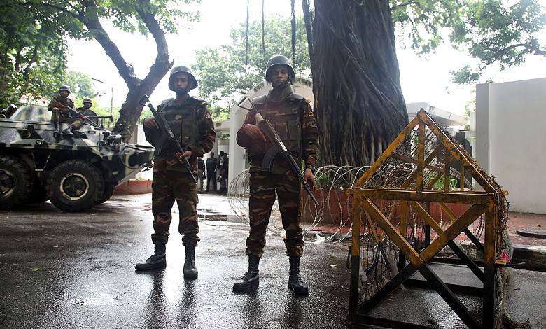 Bangladeshis spend sleepless night amid fears of robbery and looting