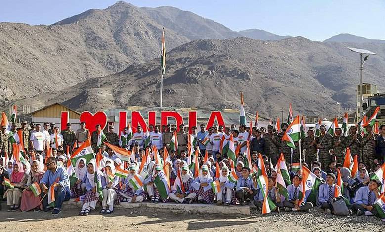 India pays tributes to Kargil bravehearts