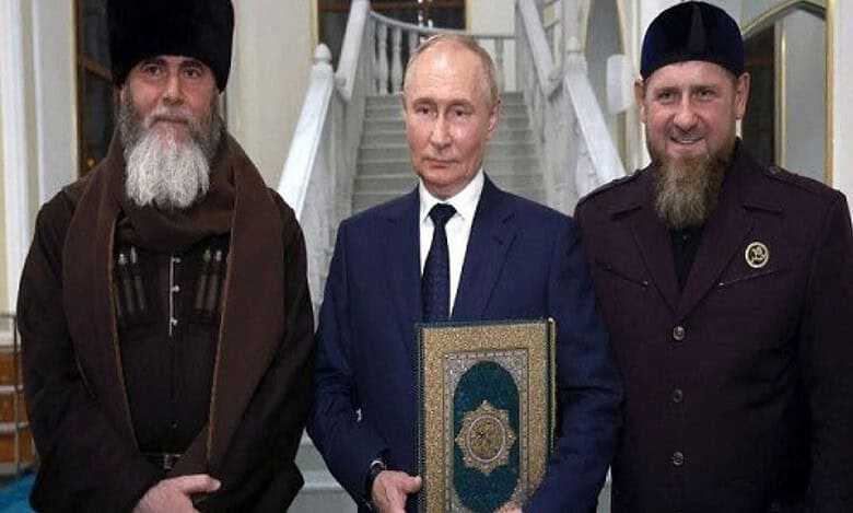 Video: Russian President Putin kisses Quran in visit to Chechnya mosque