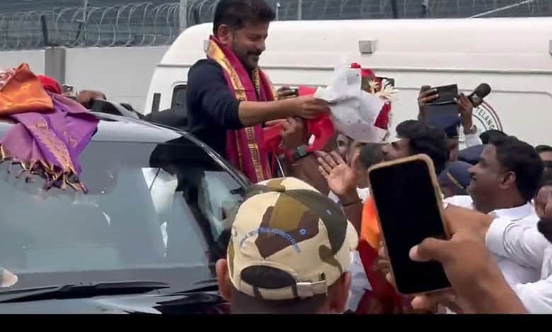 Revanth Reddy receives warm welcome at Hyderabad Airport