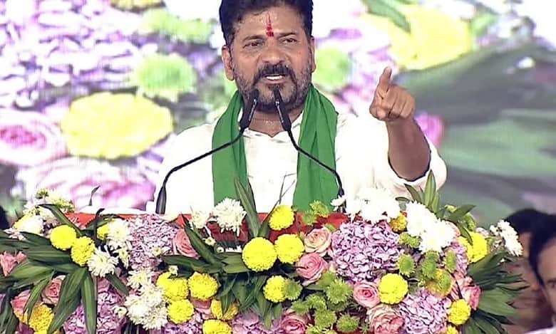 After depositing Rs 18,000 crore into the loan accounts of 14.45 lakh farmers at the public meeting held at Wyra on Thursday, Revanth Reddy and his entourage demand Harish Rao's resignation as MLA.