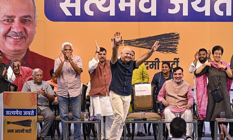 Sisodia calls upon people to fight against 'dictatorship' in country