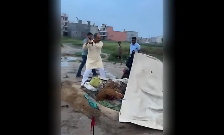 UP: Goons attack slum dwellers calling them 'Bangladeshis' in Ghaziabad