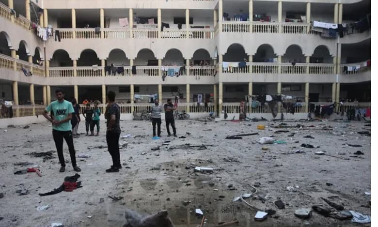 20 Palestinians killed in Israeli fresh airstrike on Gaza school