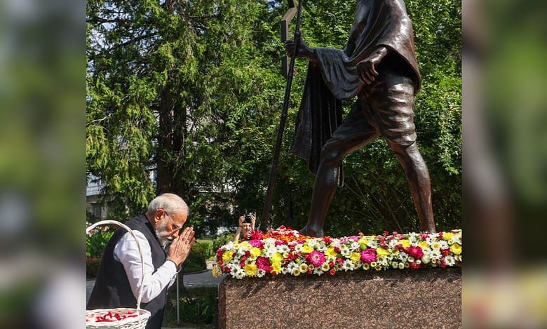 PM Modi highlights Gandhi’s message of peace ahead of talks with Zelenskyy
