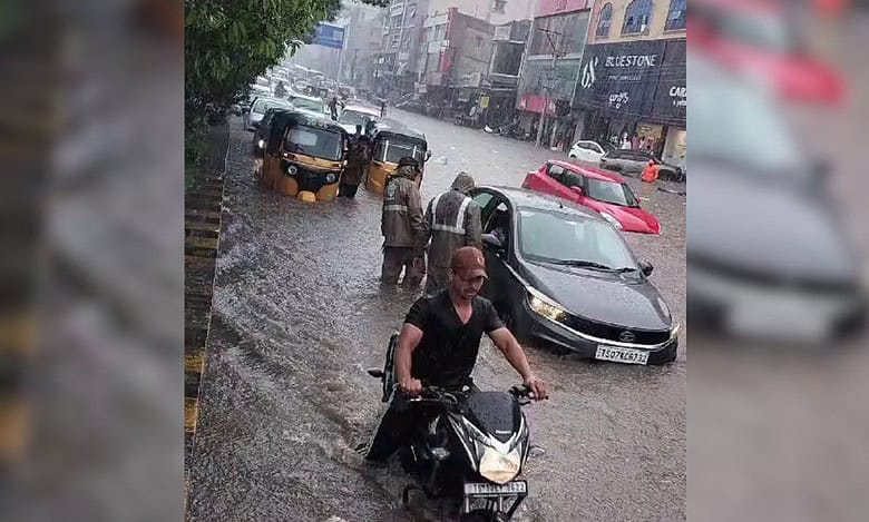 Traffic advisory issues as Hyderabad grapples with waterlogging post rainfall
