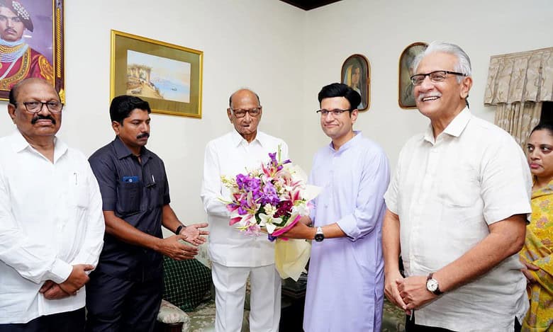 BJP leader Ghatge joins Sharad Pawar’s party ahead of polls