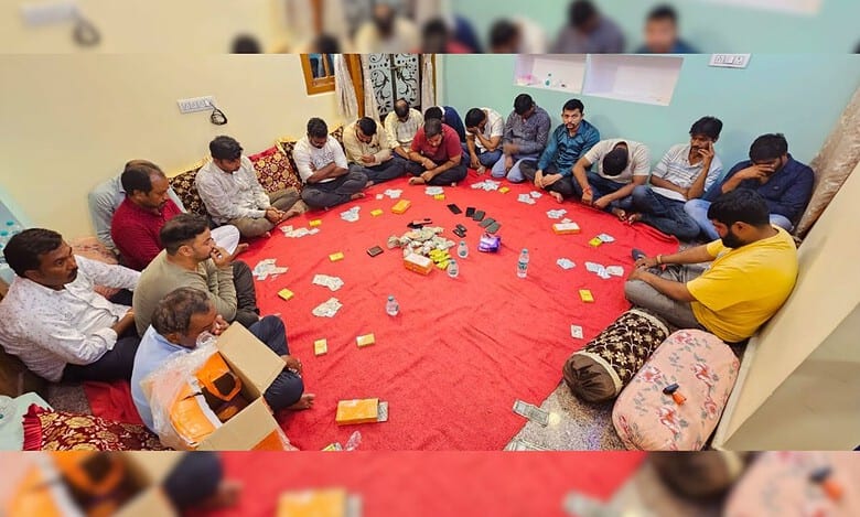 Gamblers busted at Kalapathar Hyderabad
