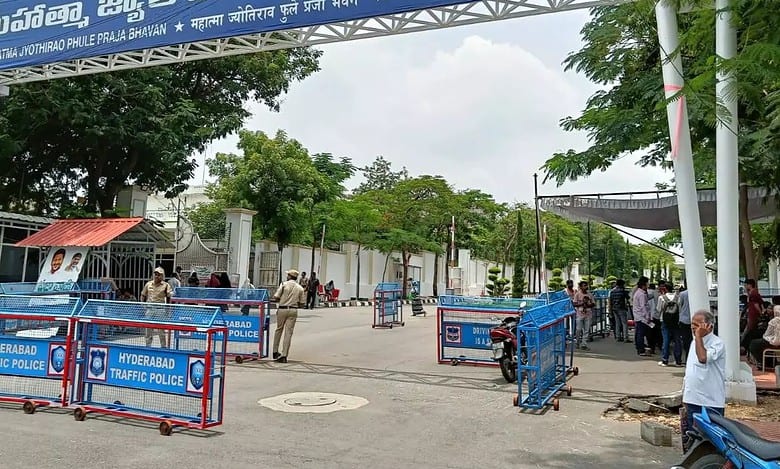 Hyderabad: Prajavani receives over 3000 applications on Friday