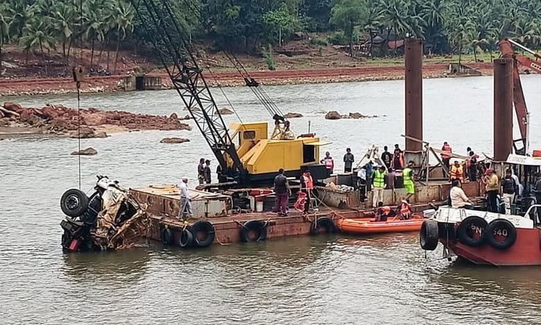 Missing Lorry being Dredged out of the river two months after Shirur landslide