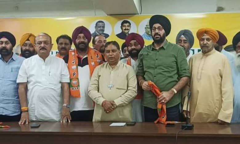 J&K: PDP district president along with his team joins BJP