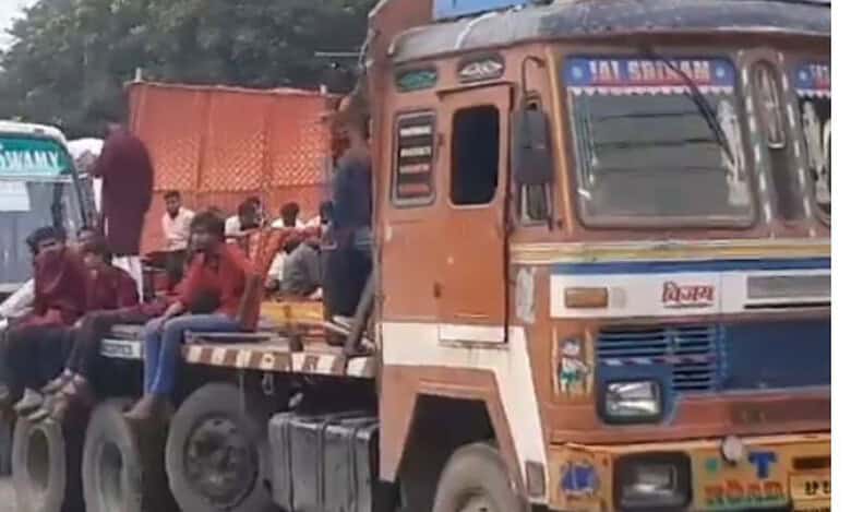 Hyderabad: Traffic comes to standstill at Abids, Assembly