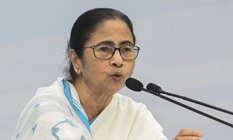 Bengal govt invites agitating doctors for talks this evening