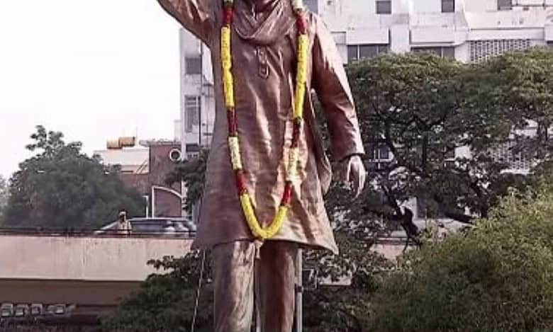 CM Revanth unveils Rajiv Gandhi statue at Telangana secretariat