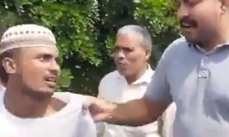 Youth attacked by Hindutva outfitters