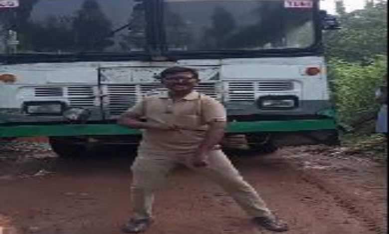 Video: APSRTC driver dances to Devara song, Lokesh wants to meet him