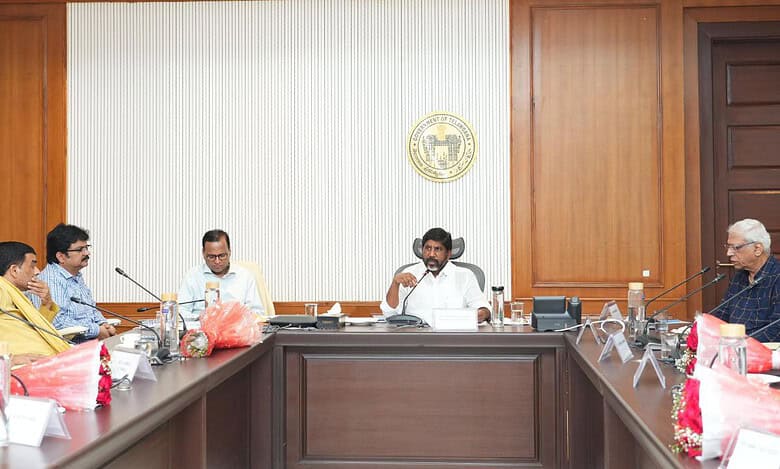 Gaddar Awards Committee members suggest introducing special course on acting skills in Young India Skills University being established at Muccherla.