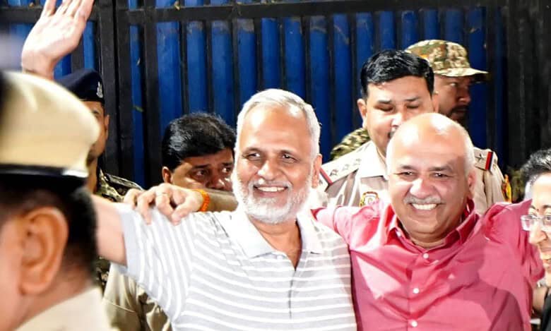 Satyender jain out of jail