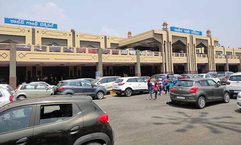 Apollo hospital lodges complaint against Begumpet Airport