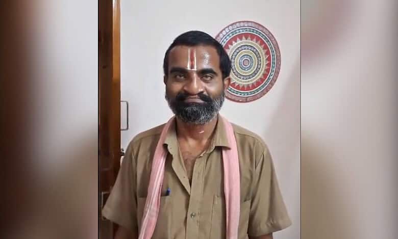 Bengaluru auto driver returns gold chain to his passenger