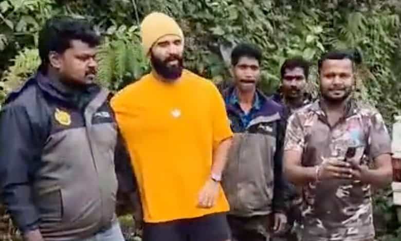Vijay Deverakonda runs through Kerala’s tea estates, poses with forest officers