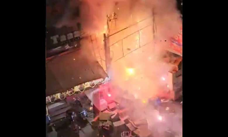 Huge fire breaks out at cracker shop in Hyderabad
