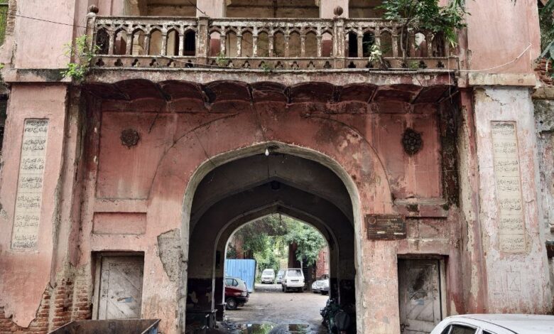 Hyderabad: Nampally Sarai repair continues to lie in disrepair