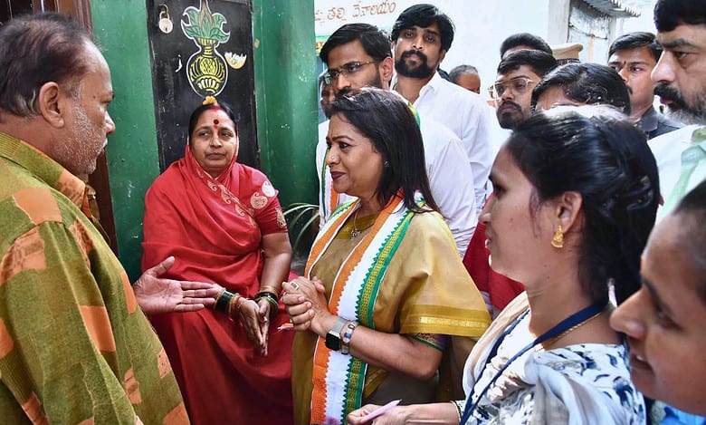 GHMC Mayor joining Telangana Caste Census