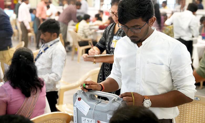 Election results LIVE: NDA's leads cross magic figure in Maha, INDIA in Jharkhand
